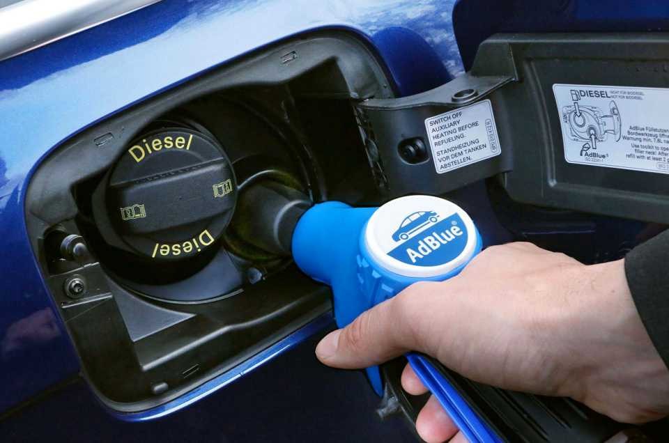 Для чего используется AdBlue в дизельном автомобиле?