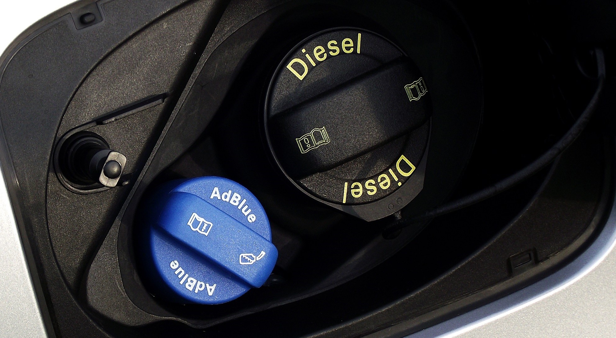 Для чего используется AdBlue в дизельном автомобиле?